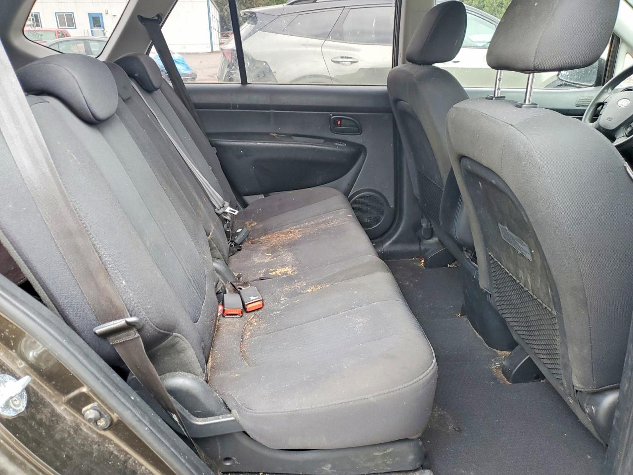 Kia Rondo Base