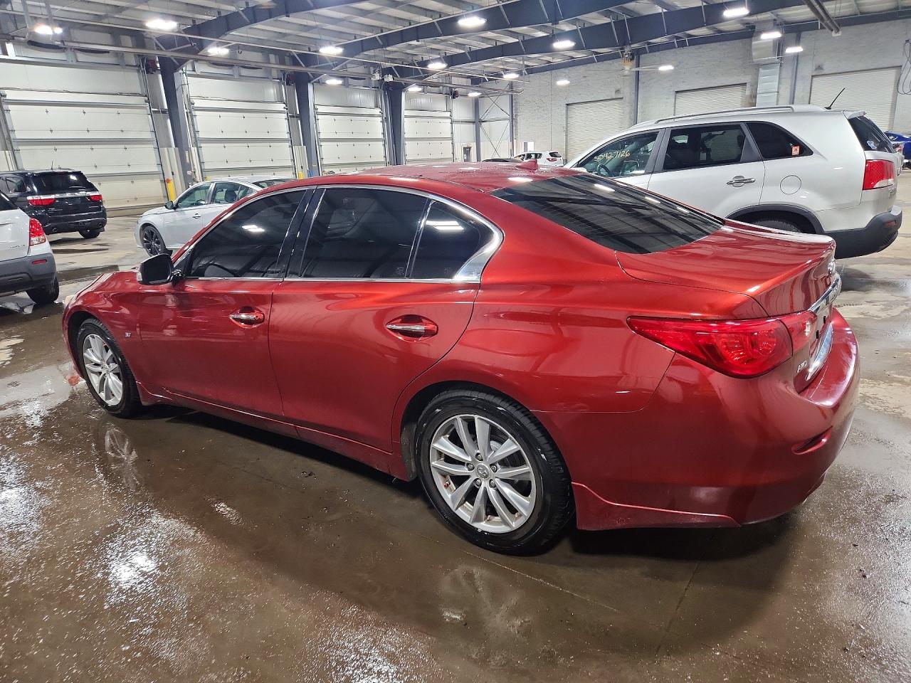 INFINITI Q50 Premium