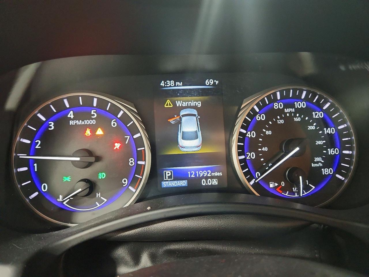 INFINITI Q50 Premium