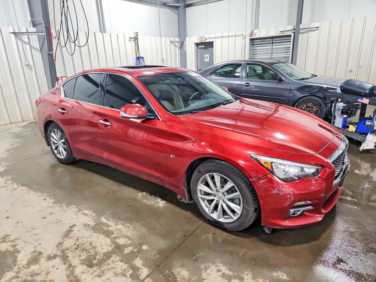 INFINITI Q50 Premium