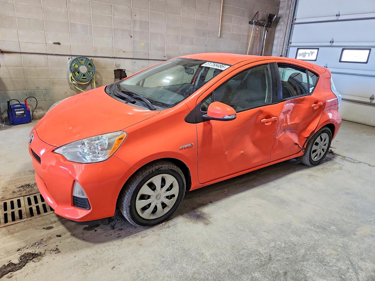 Salvage Toyota Prius Image