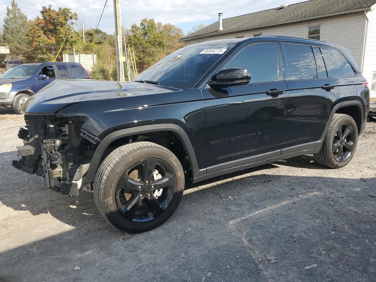 Salvage Jeep Grand Cherokee Image