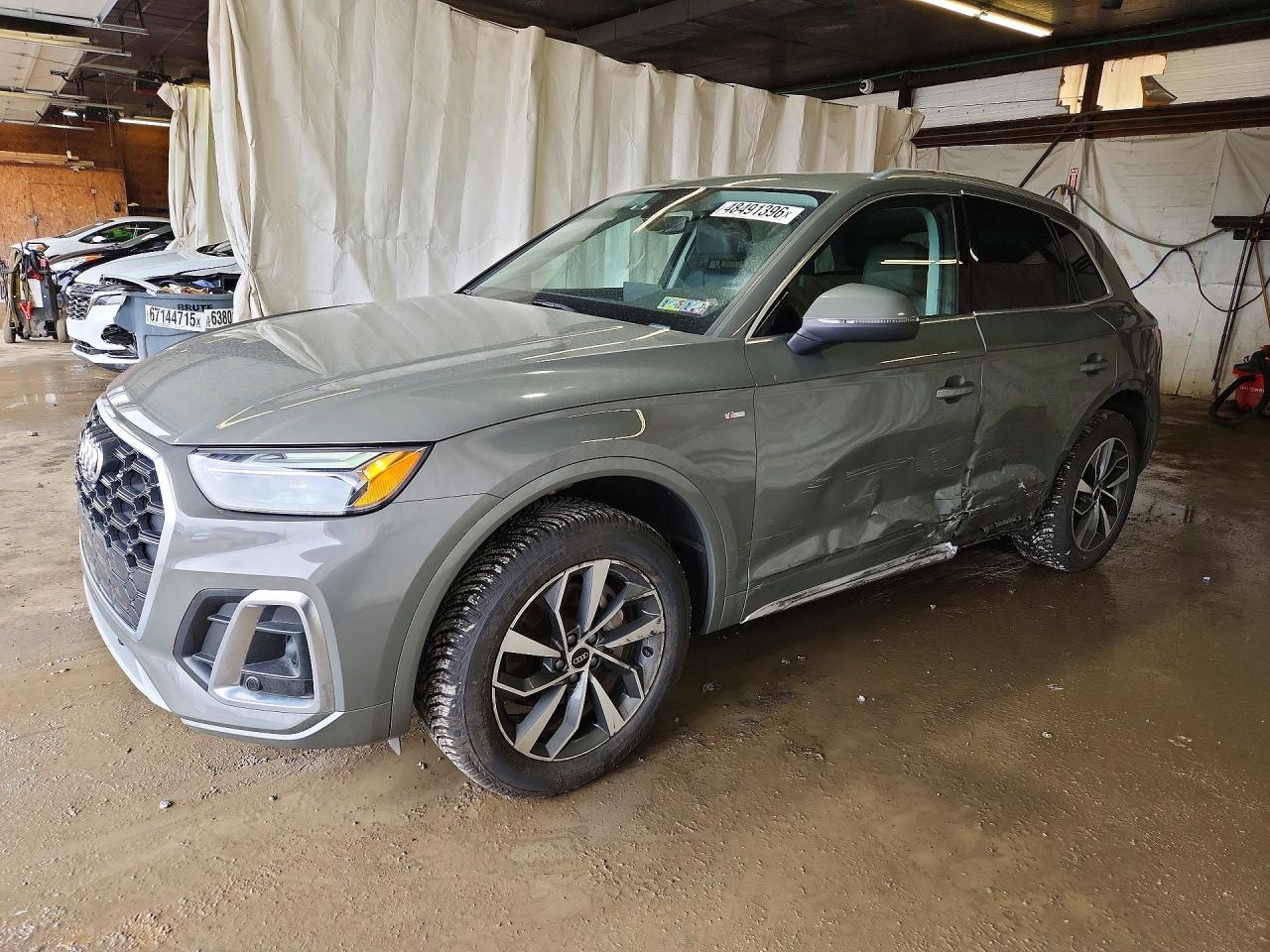 Salvage Audi Q5 Image