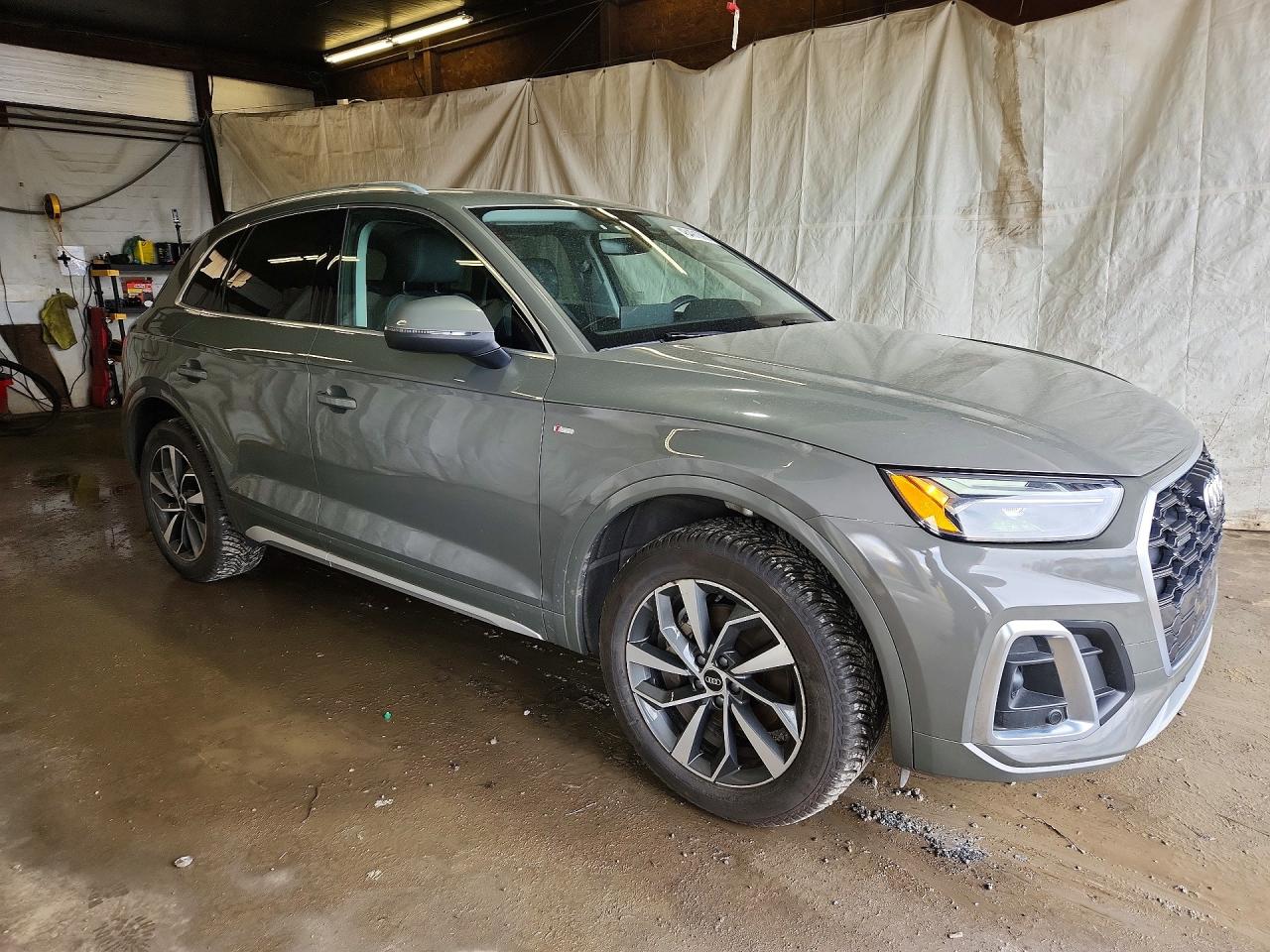 Audi Q5 Premium Plus 45