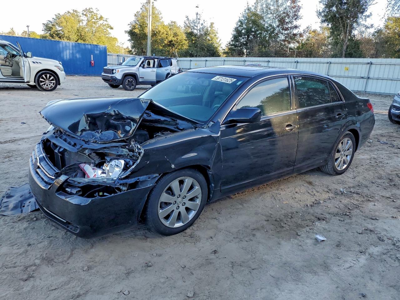 Salvage Toyota Avalon Image