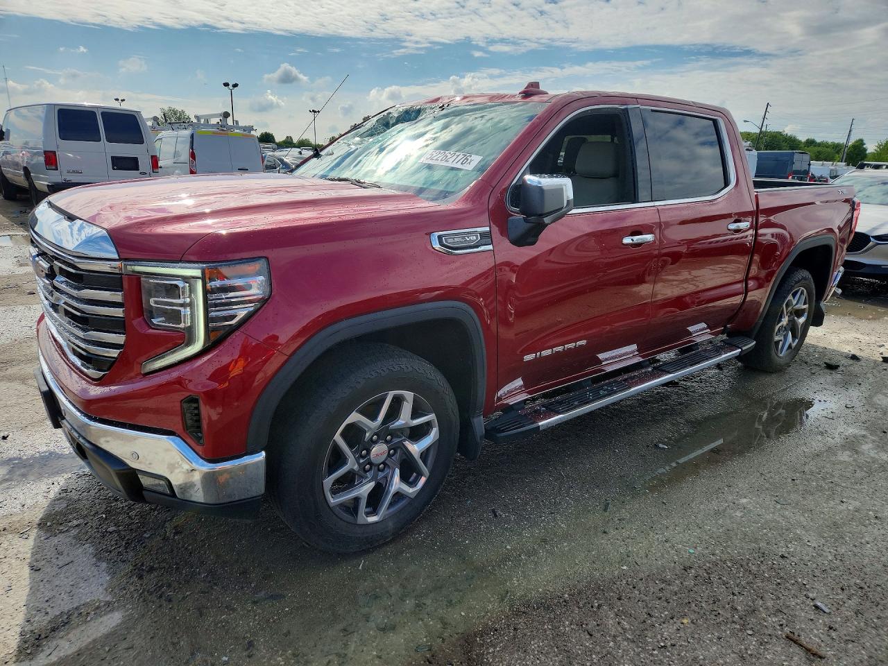 Salvage GMC Sierra Image