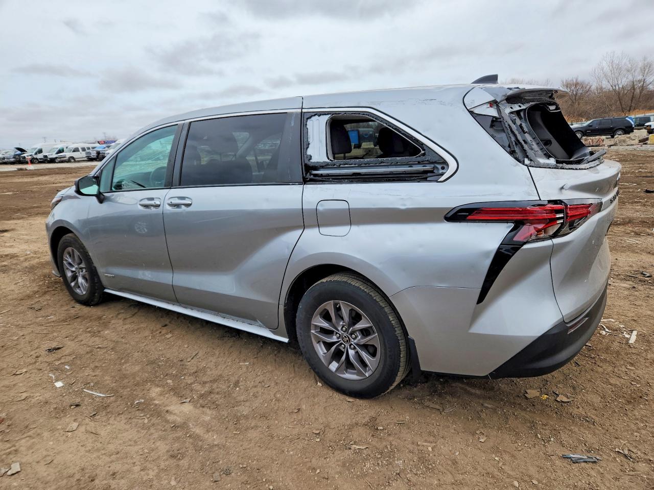 Toyota Sienna Le 8-passenger