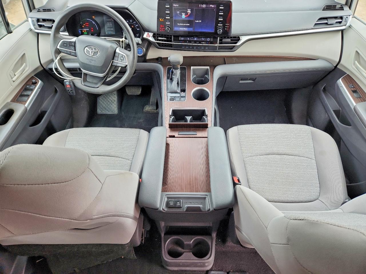 Toyota Sienna Le 8-passenger