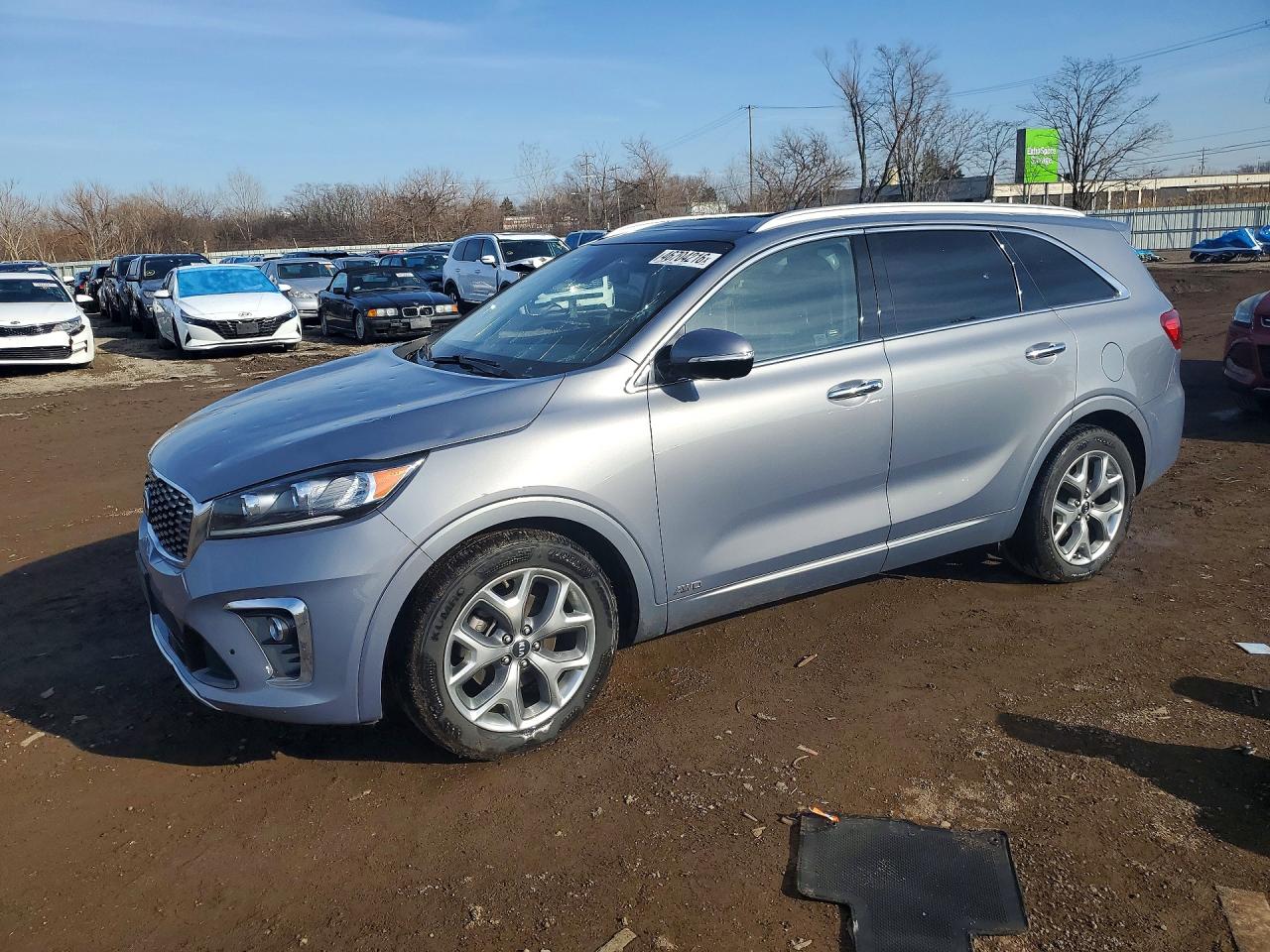 Salvage Kia Sorento Image