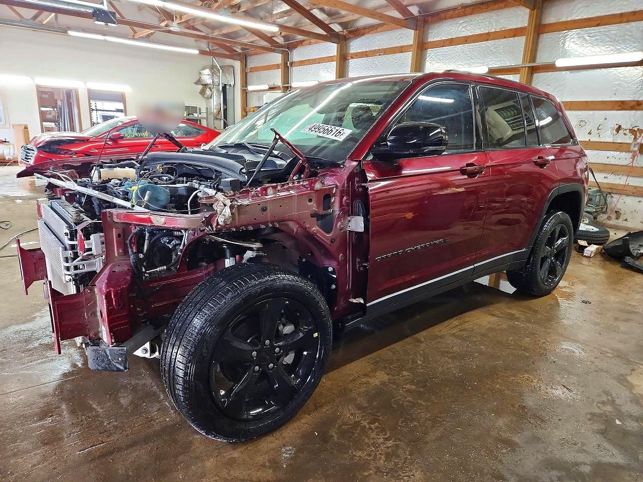 Salvage Jeep Cherokee Image