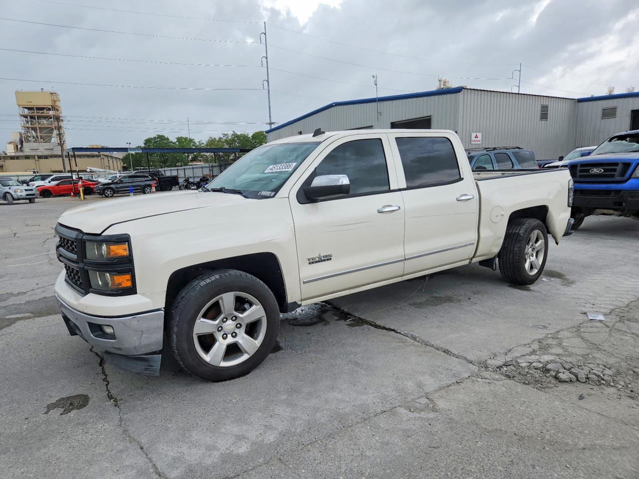 Salvage Chevrolet Silverado Image