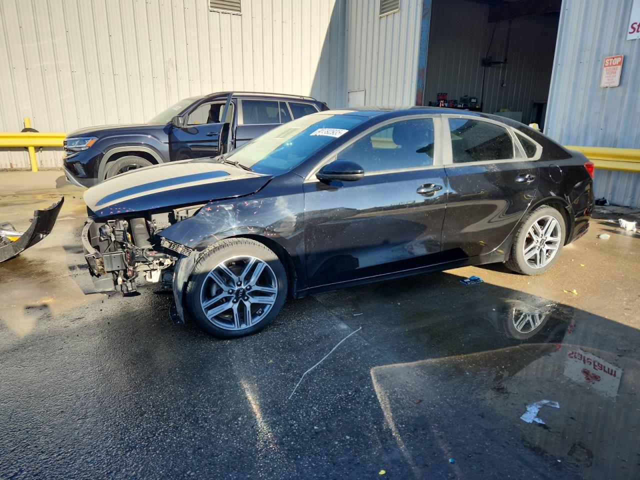 Salvage Kia Forte Image
