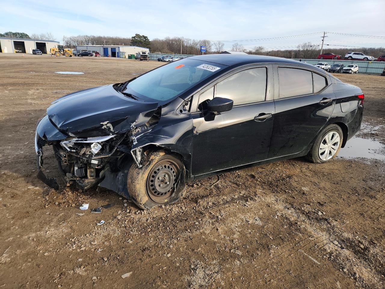 Salvage Nissan Versa Image