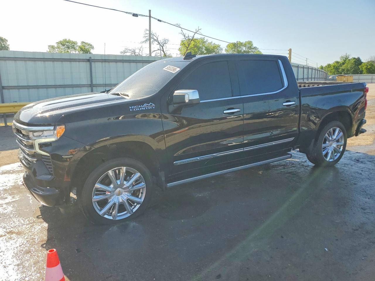 Salvage Chevrolet Silverado Image