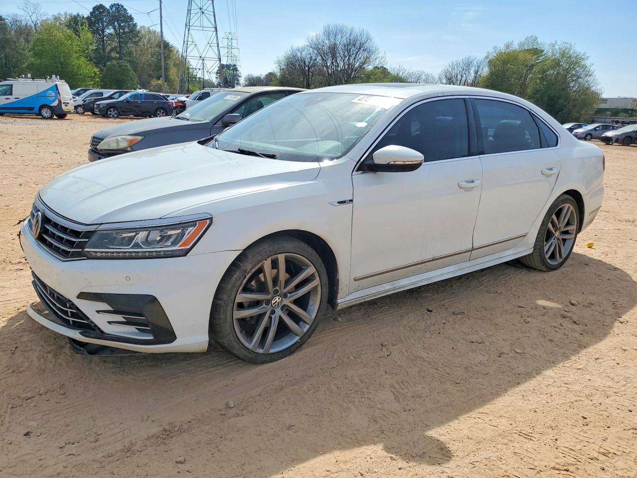 Salvage Volkswagen Passat Image