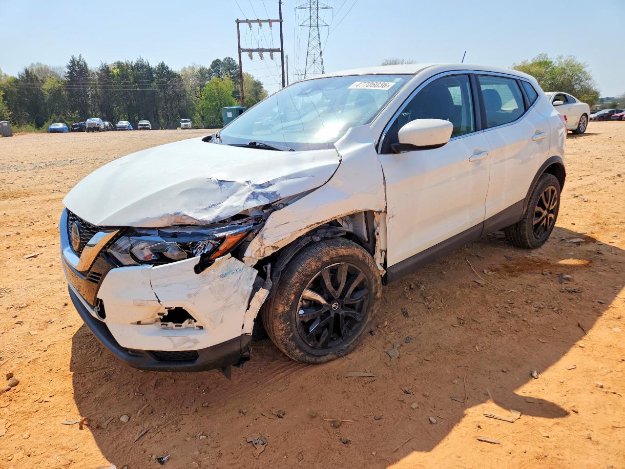 Salvage Nissan Rogue Image