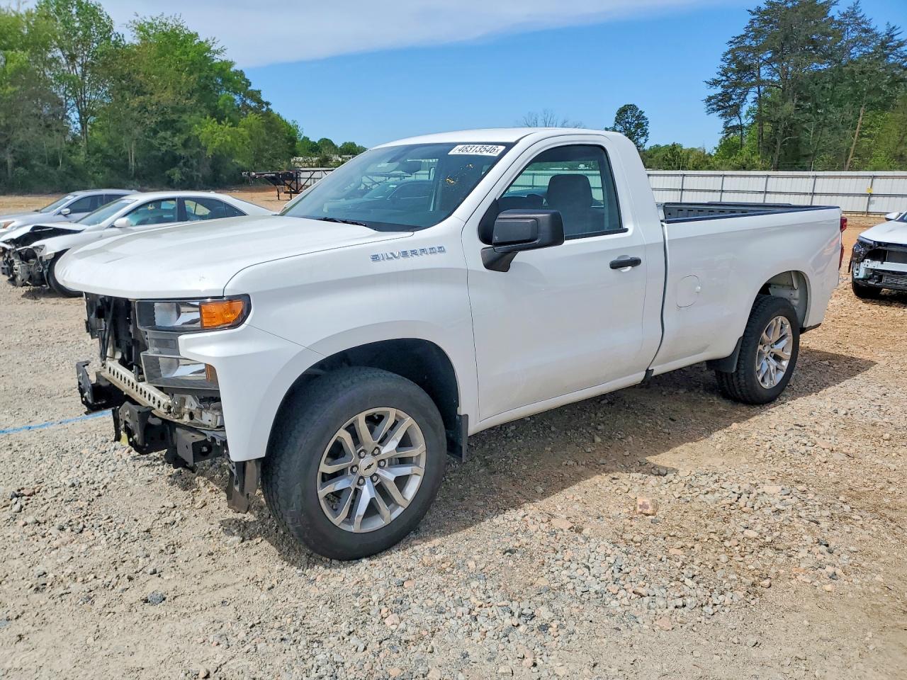Salvage Chevrolet Silverado Image