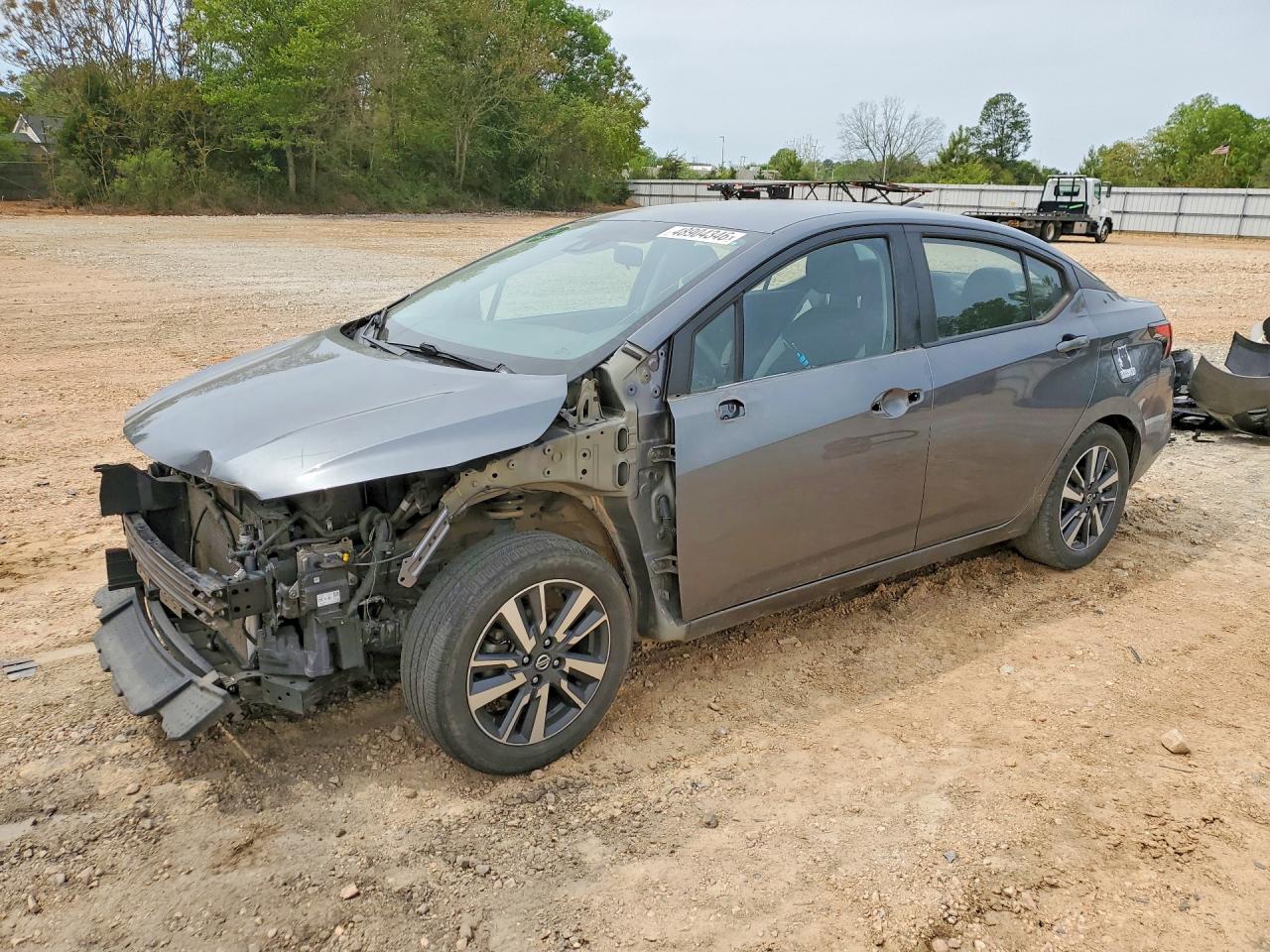 Salvage Nissan Versa Image