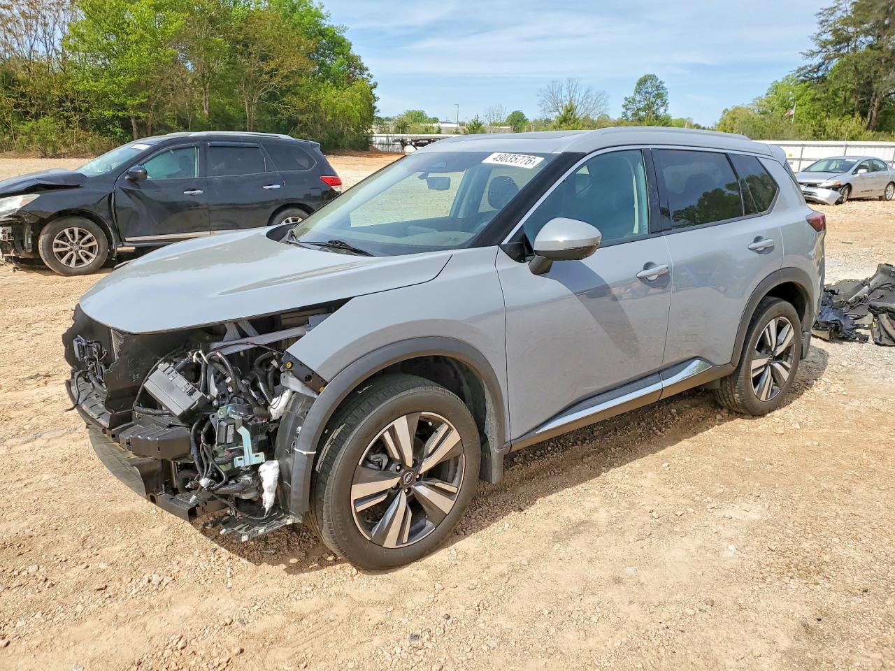 Salvage Nissan Rogue Image