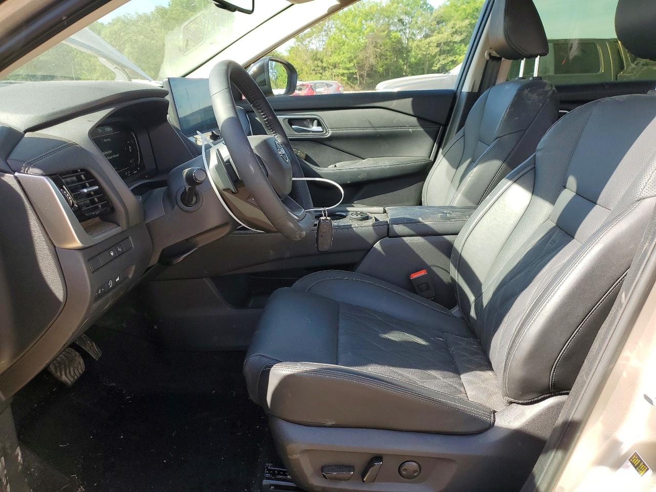 Nissan Rogue Platinum