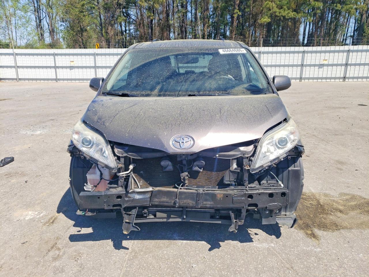 Toyota Sienna Xle 8-passenger