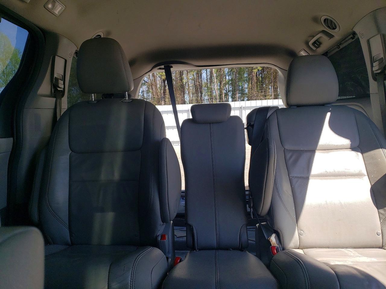 Toyota Sienna Xle 8-passenger
