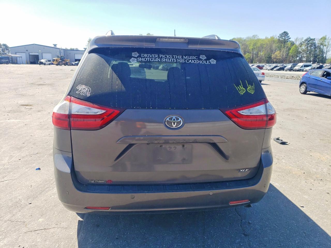 Toyota Sienna Xle 8-passenger