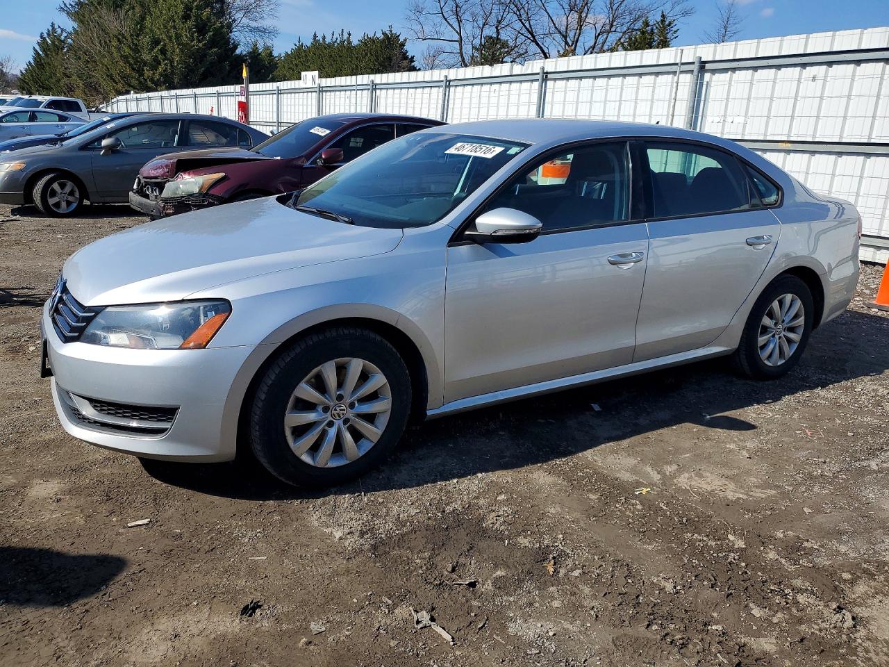 Salvage Volkswagen Passat Image