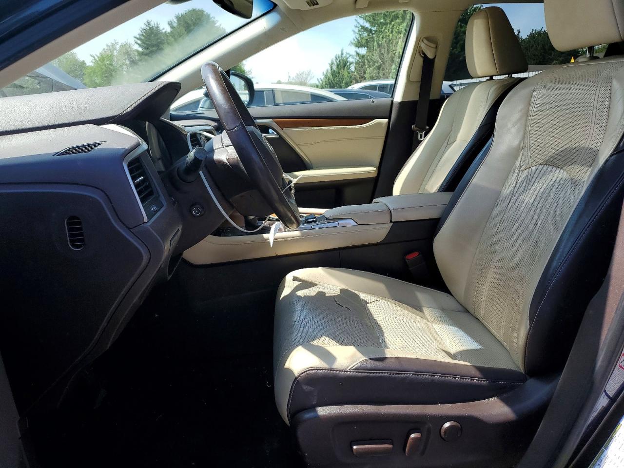 Lexus RX Base