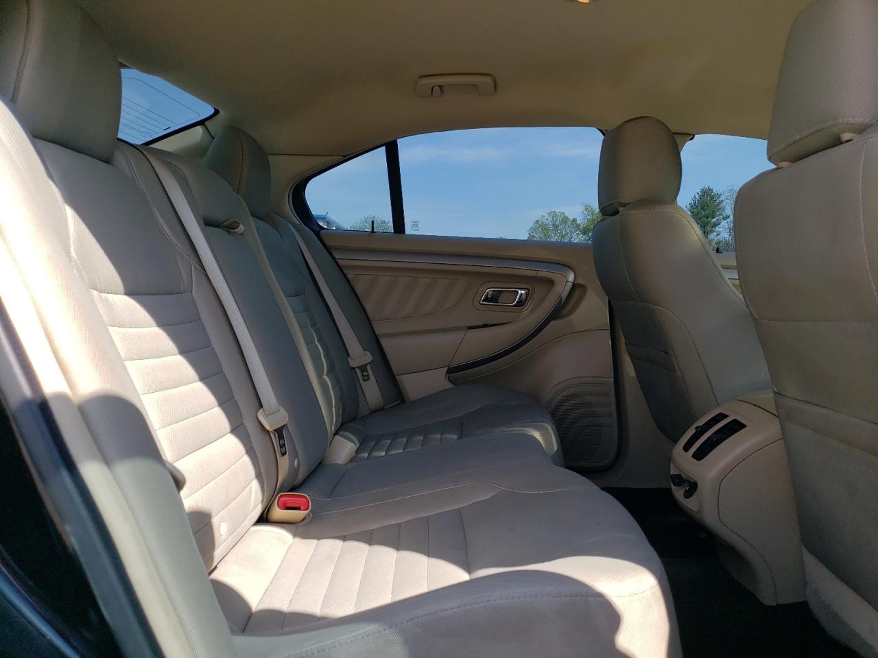 Ford Taurus Se
