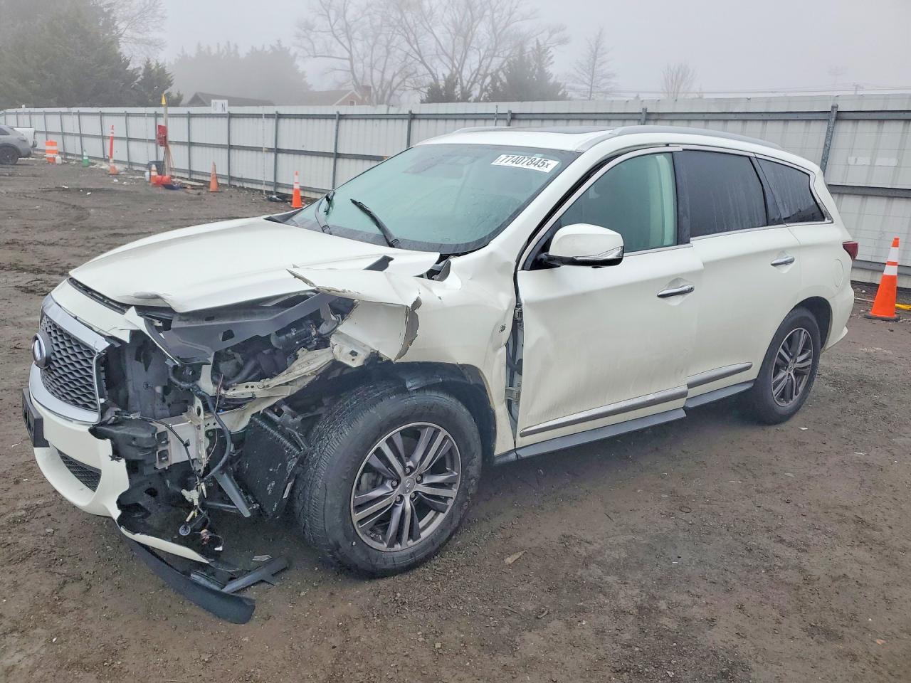 Salvage INFINITI Qx Image