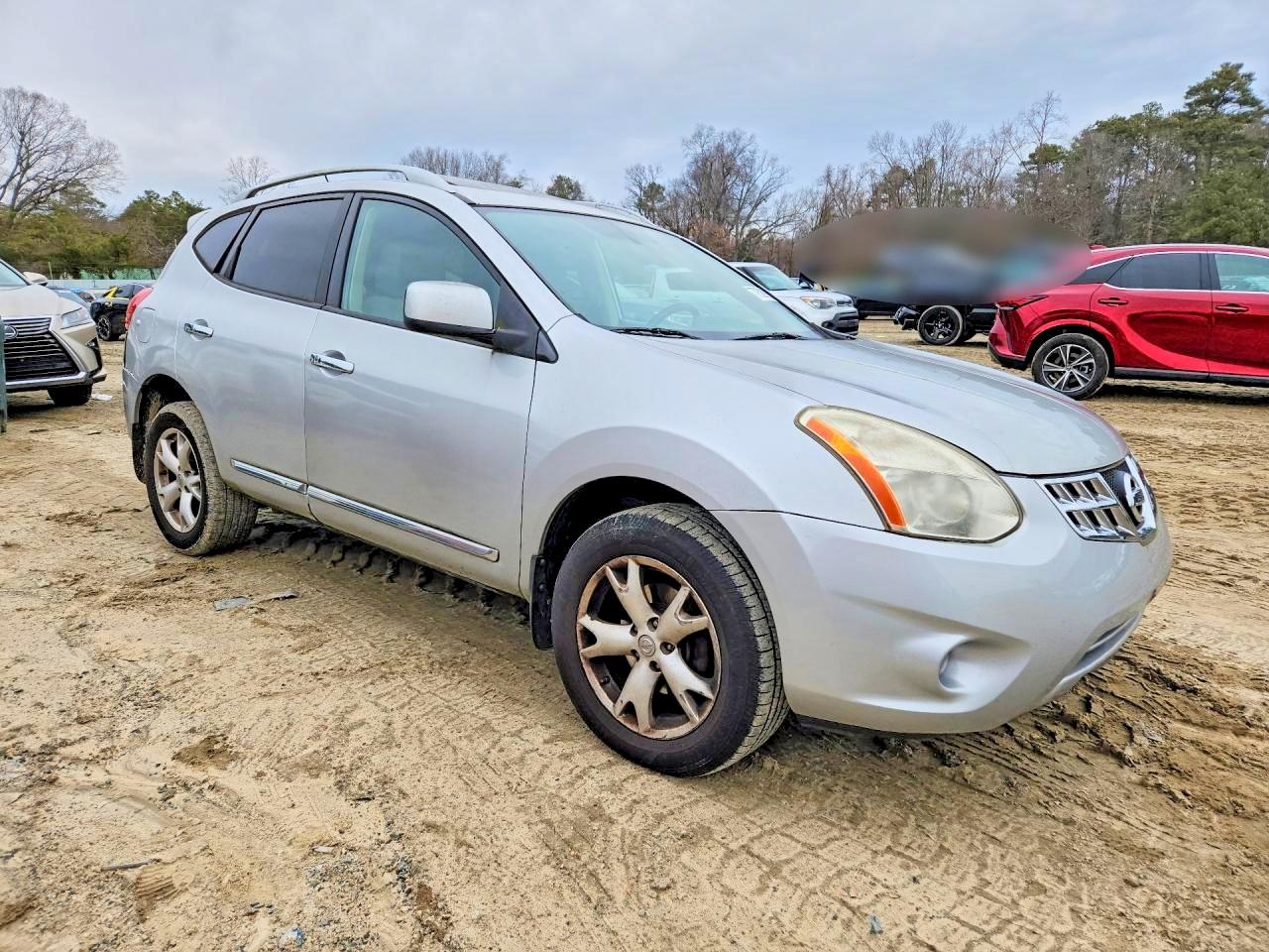 Nissan Rogue S