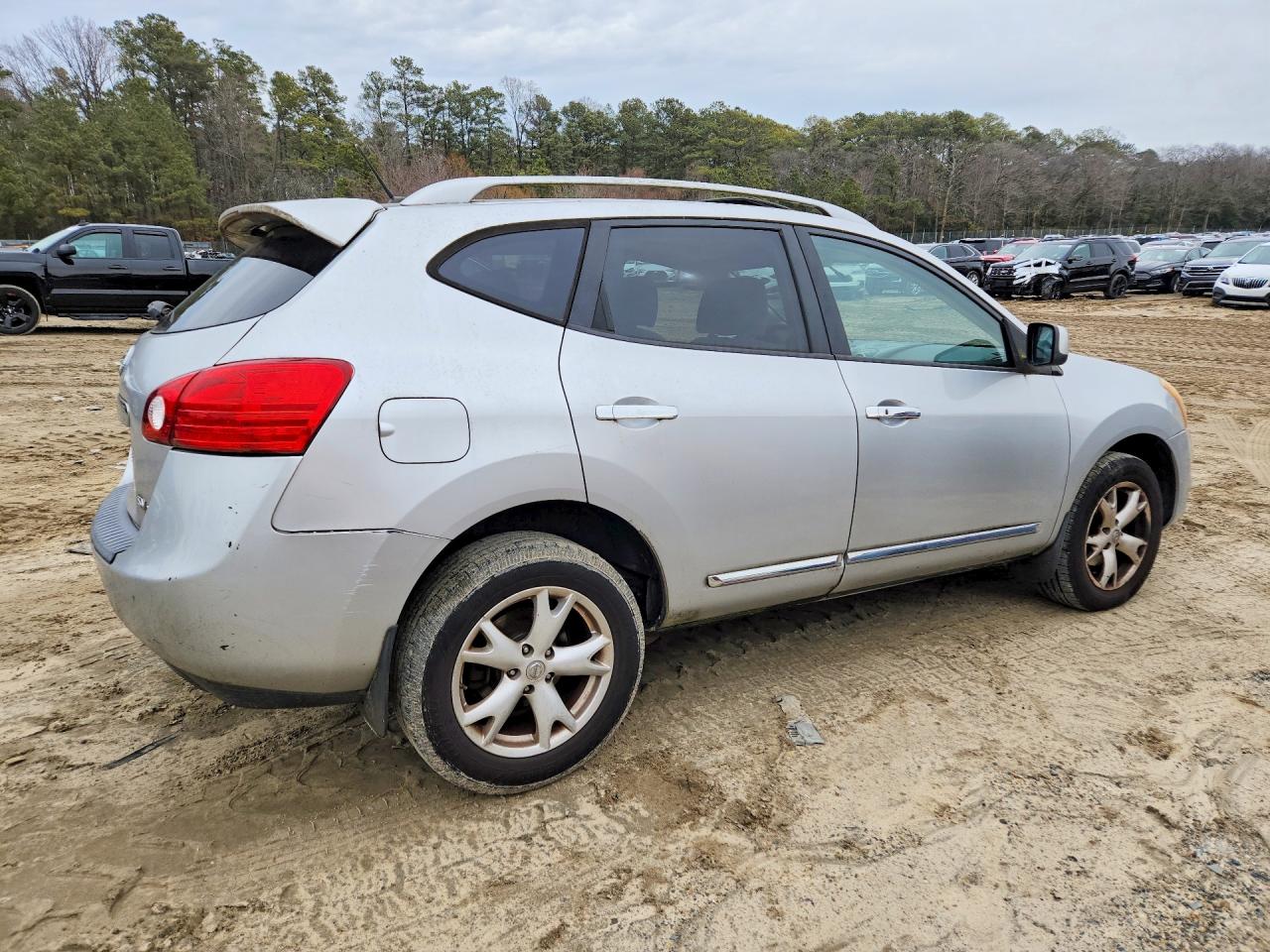 Nissan Rogue S