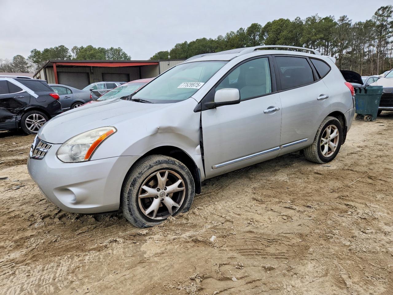Salvage Nissan Rogue Image