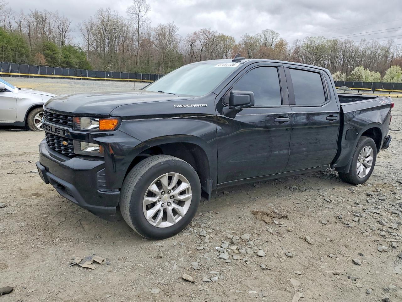 Salvage Chevrolet Silverado Image