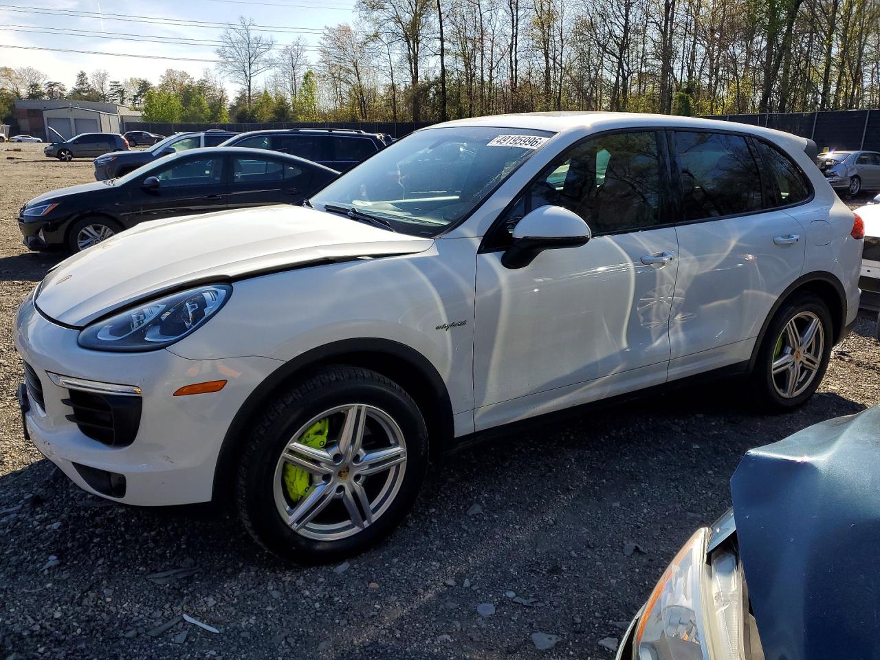 Salvage Porsche Cayenne Image