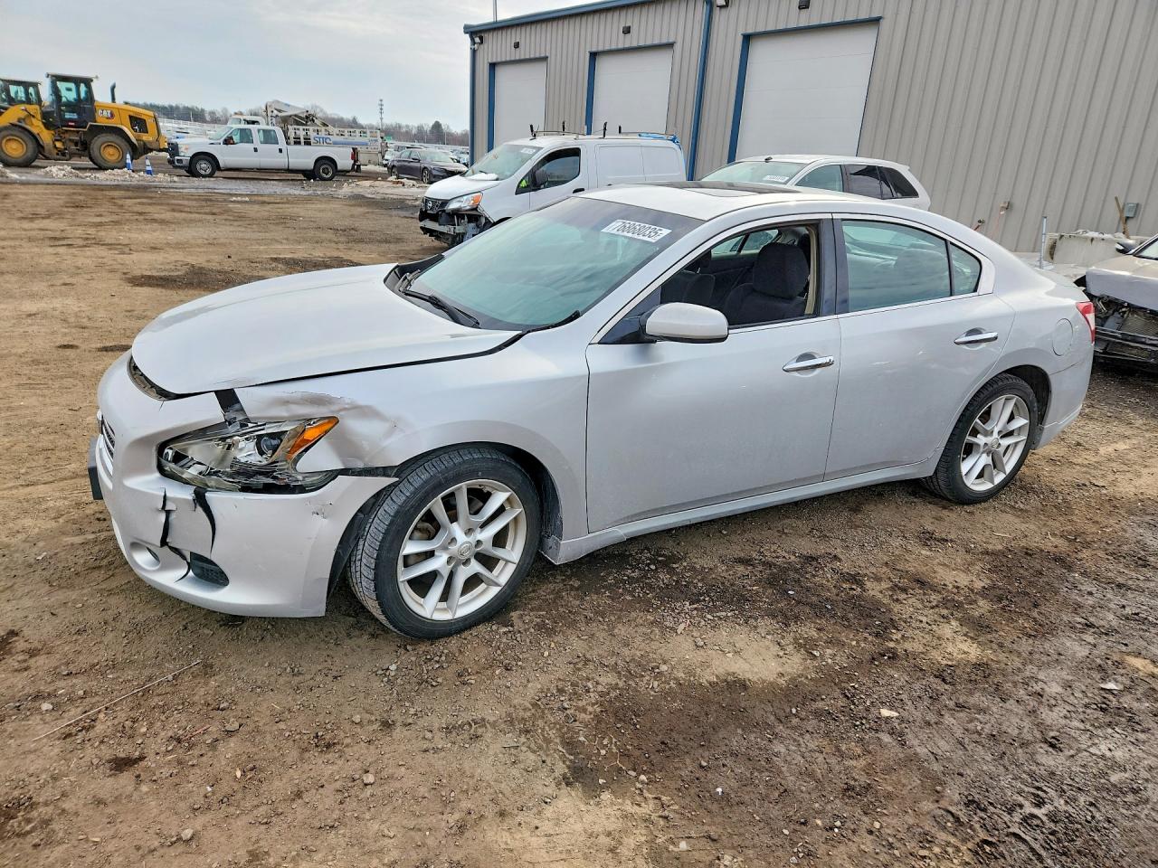 Salvage Nissan Maxima Image