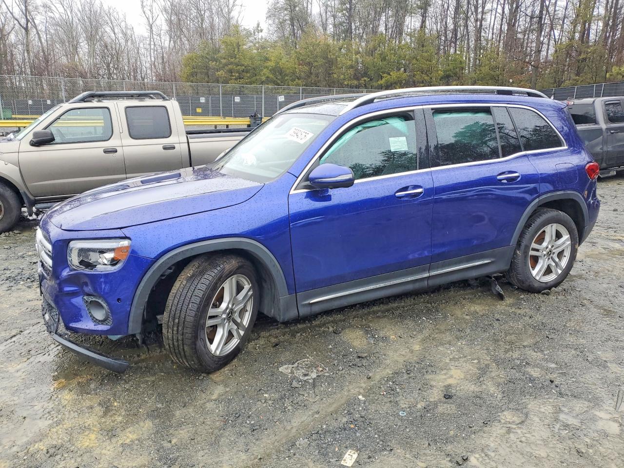 Salvage Mercedes-Benz GLB Image