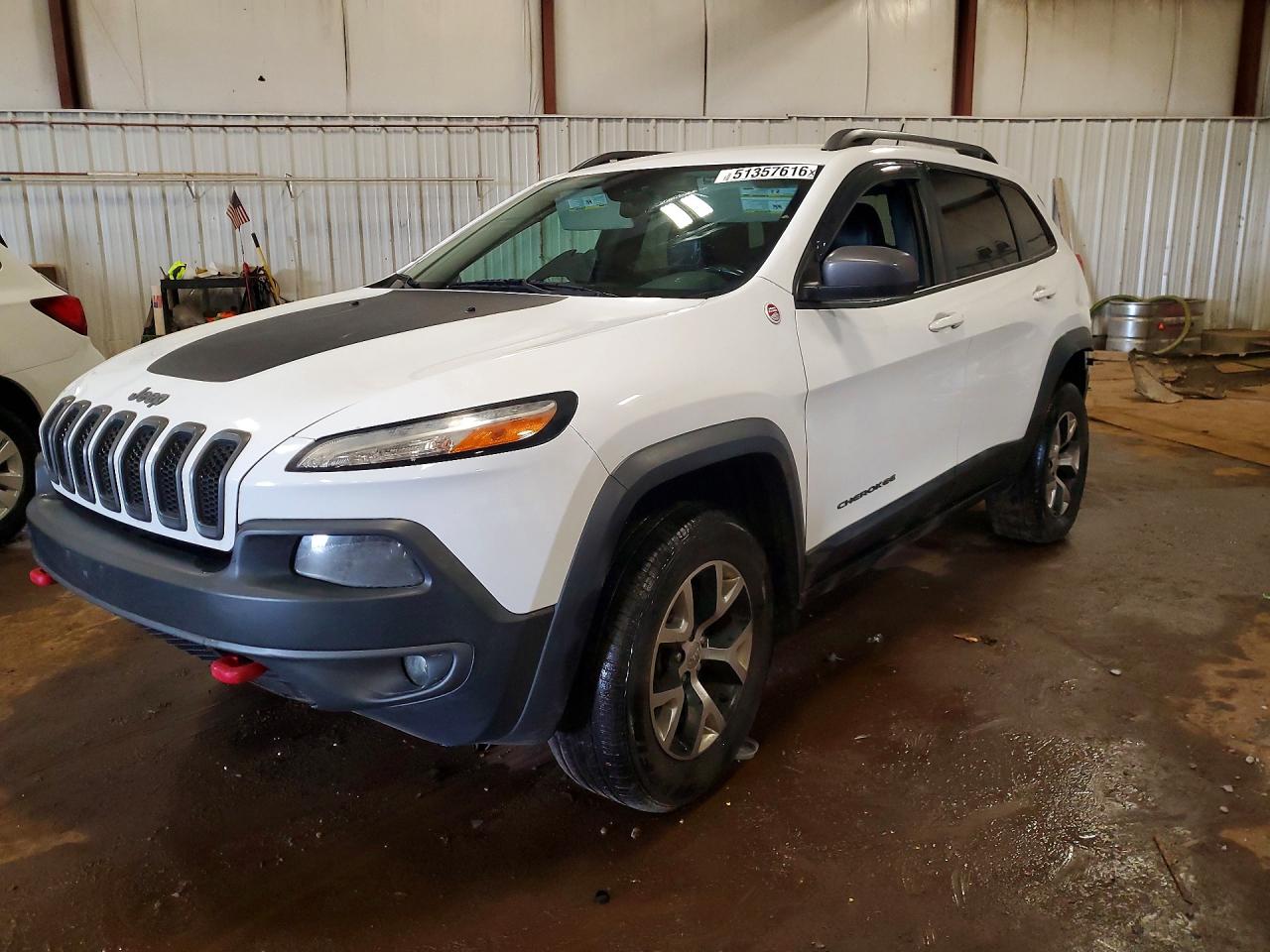 Salvage Jeep Cherokee Image