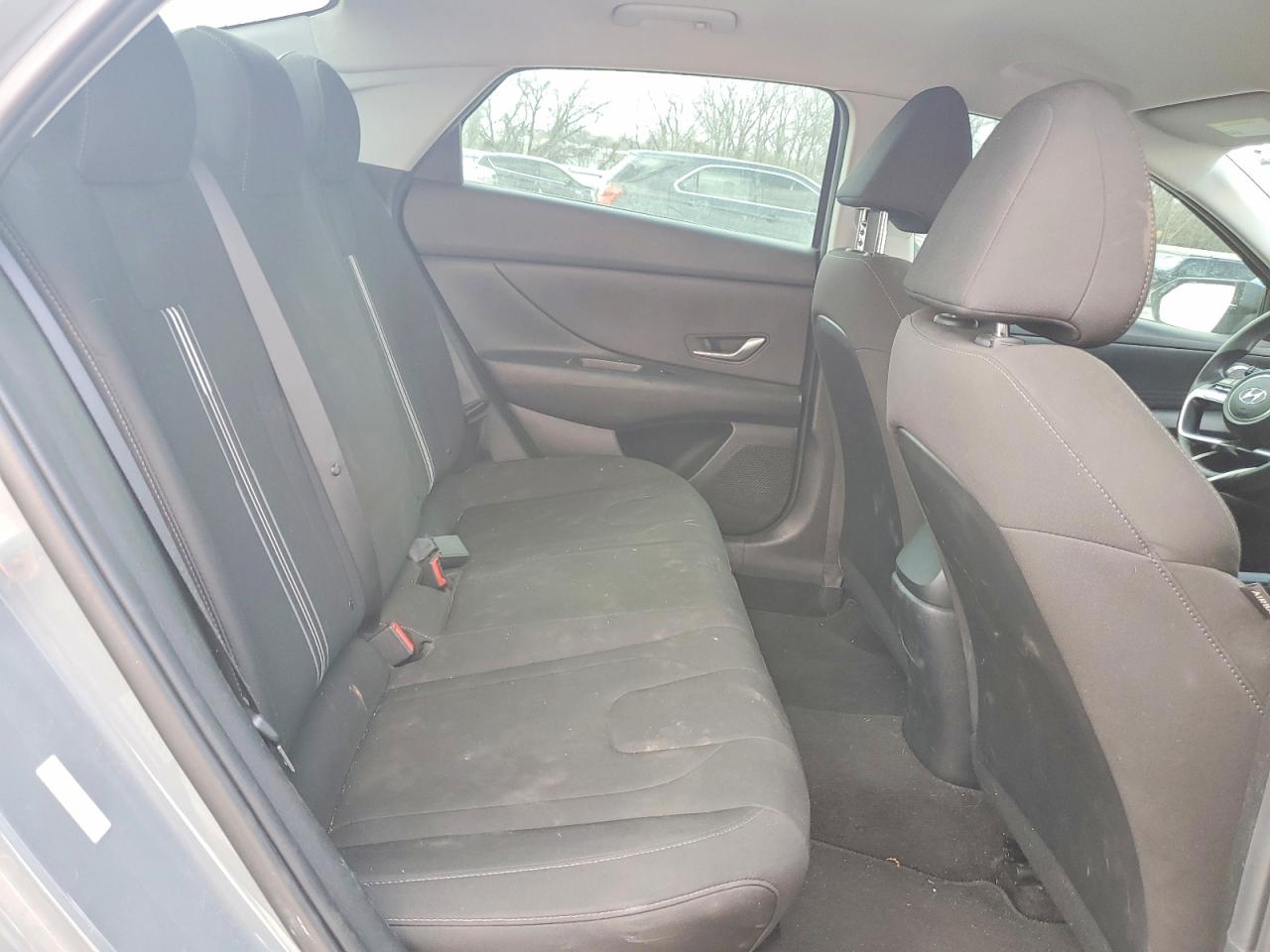 Hyundai ELANTRA Sel