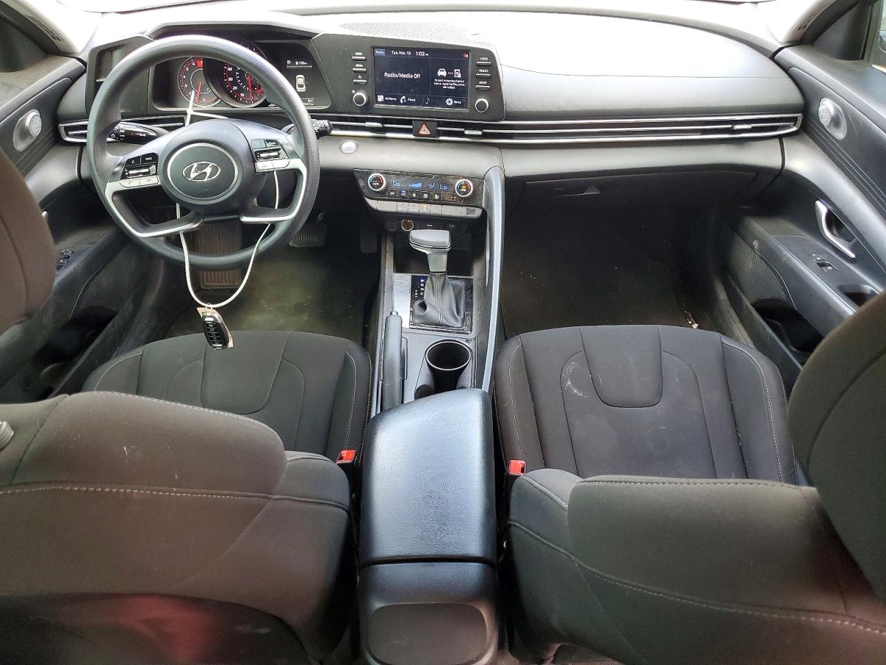 Hyundai ELANTRA Sel