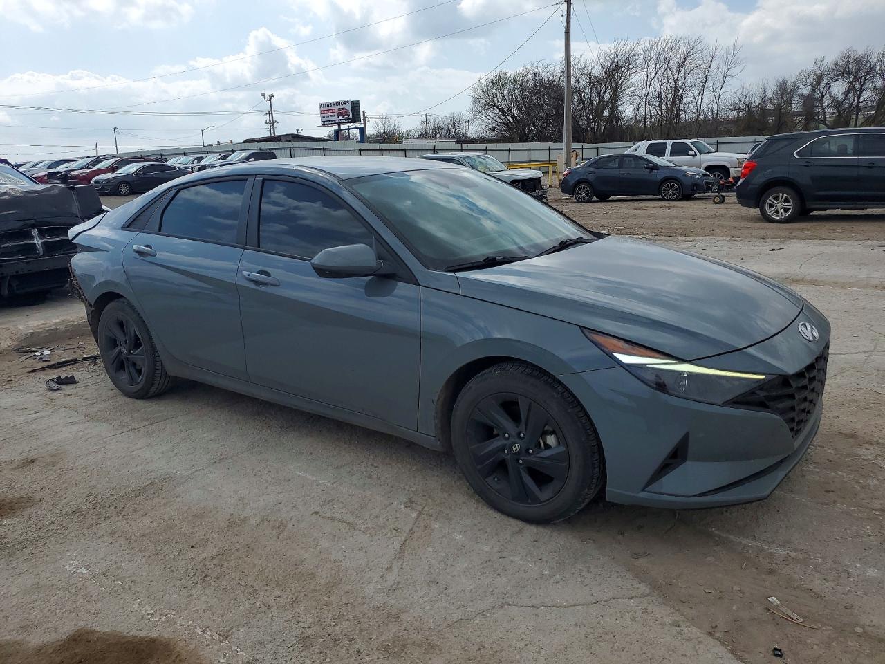 Hyundai ELANTRA Sel