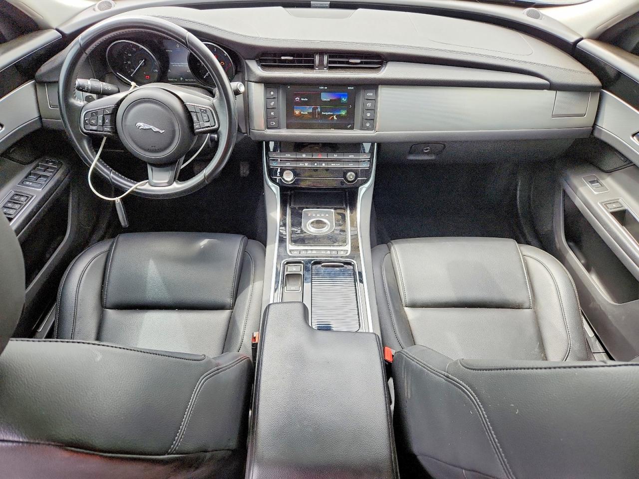 Jaguar XF Premium