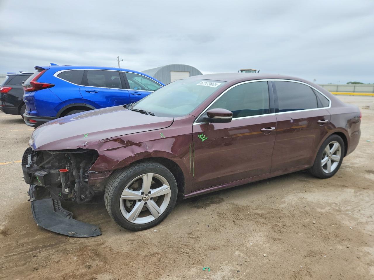 Salvage Volkswagen Passat Image