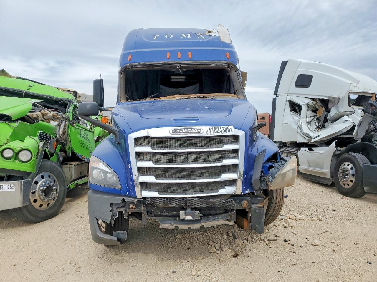 Freigliner Cascadia 126