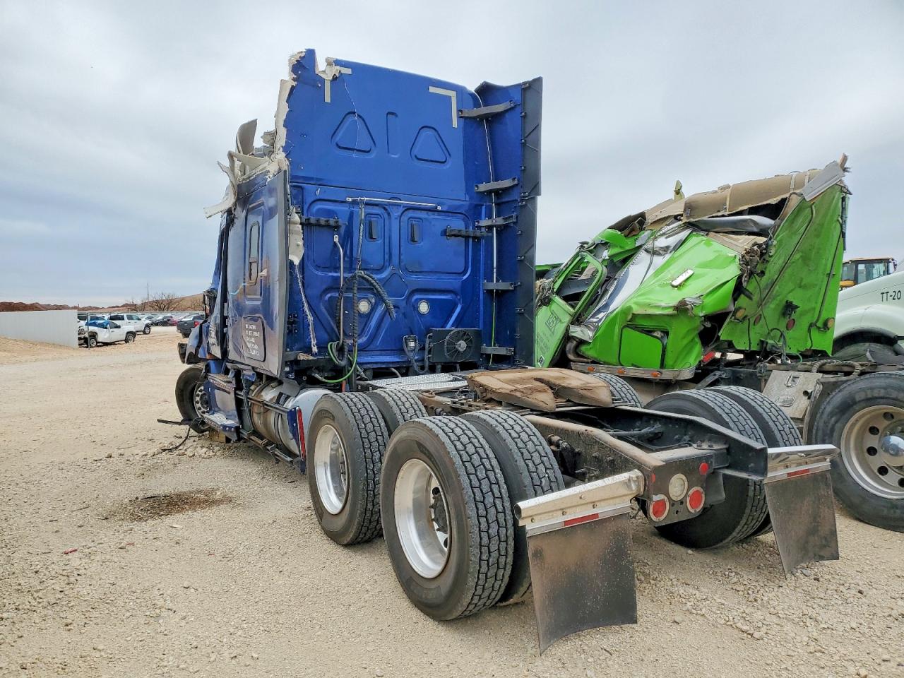 Freigliner Cascadia 126