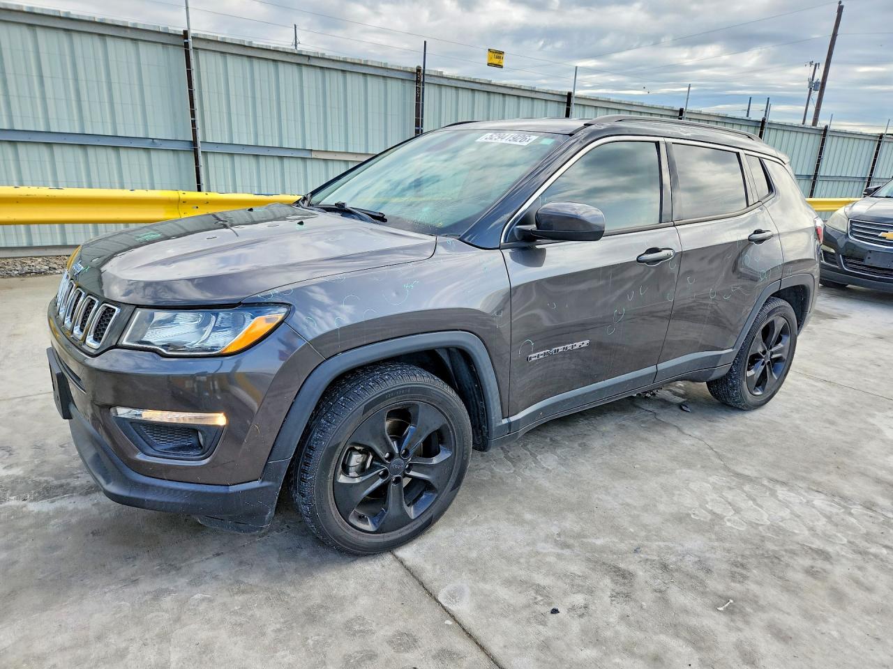 Salvage Jeep Compass Image