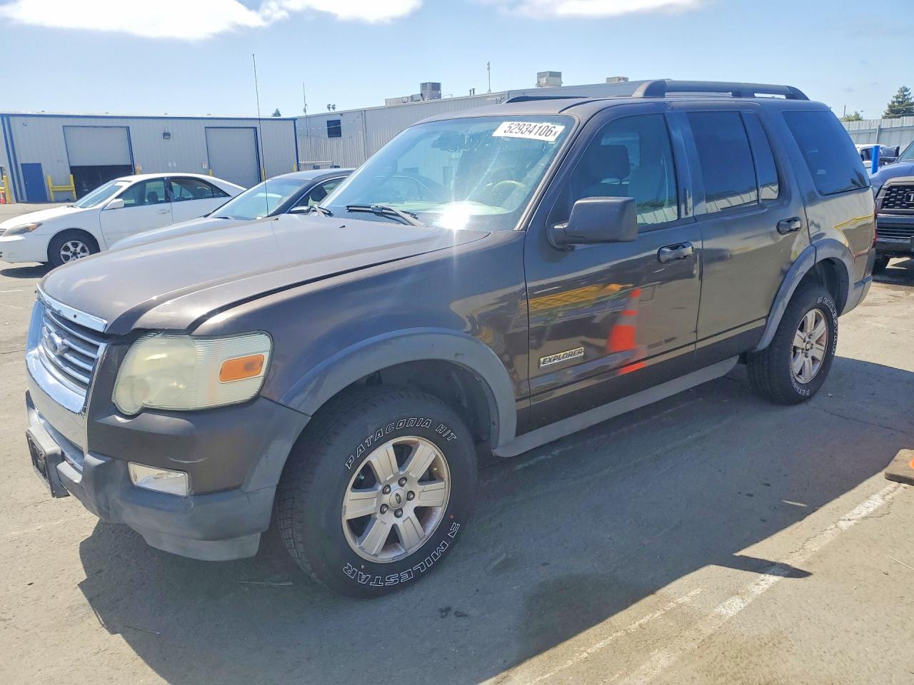 Salvage Ford Explorer Image