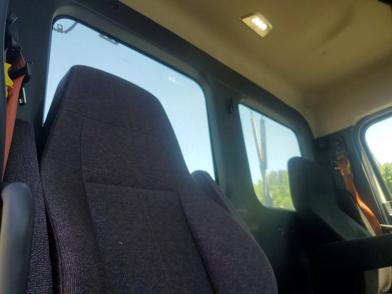 Freightliner Cascadia 126