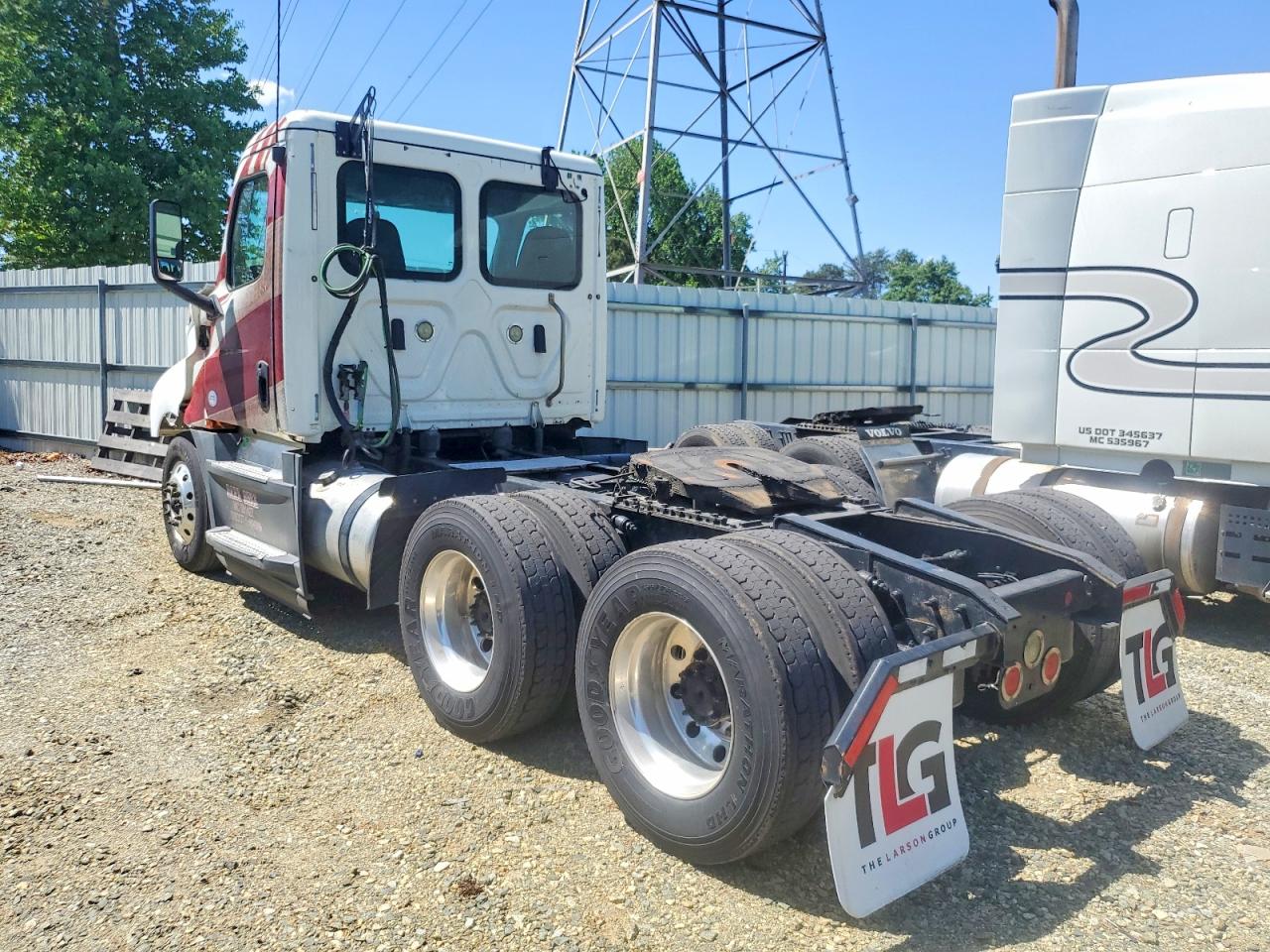 Freightliner Cascadia 126